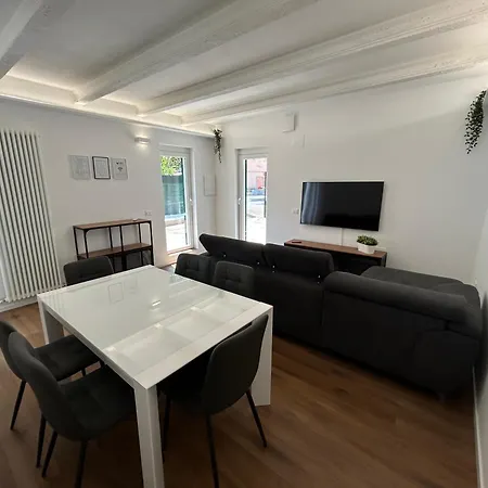 Casa Indipendente A 別荘 セニガッリア