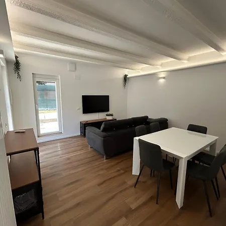 Casa Indipendente A セニガッリア
